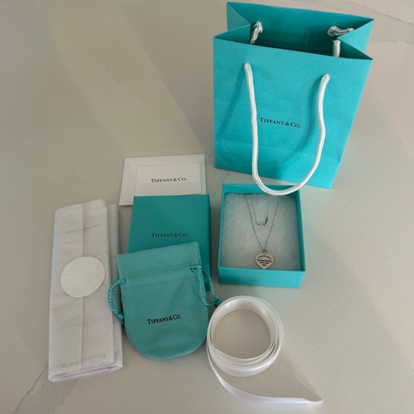 (Sold) Tiffany & Co. Heart Tag Pendant Necklace Sterling Silver - Picture 3 of 8